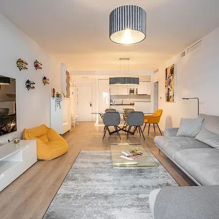 Beautiful Rooftop Pool 3bed * 马尔韦利亚