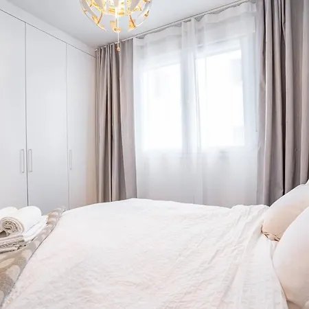 Lejlighed Beautiful Rooftop Pool 3bed