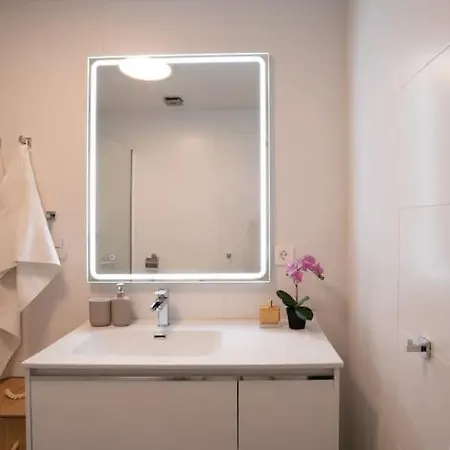 Beautiful Rooftop Pool 3bed *