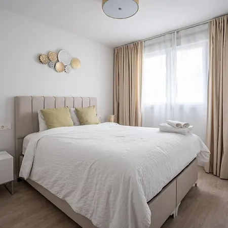 Beautiful Rooftop Pool 3bed Lejlighed *