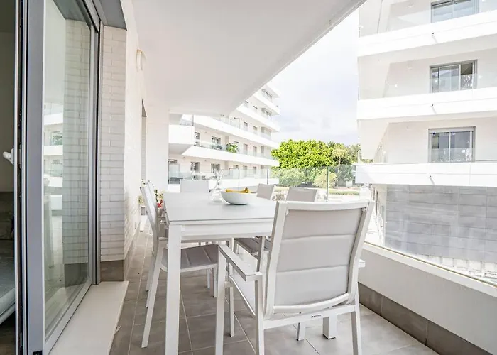 Apartment Beautiful Rooftop Pool 3bed *