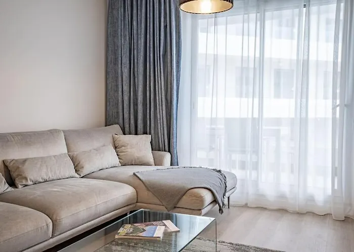 Beautiful Rooftop Pool 3bed * מארבלה