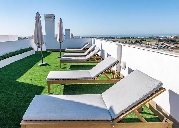 Beautiful Rooftop Pool 3bed * מארבלה