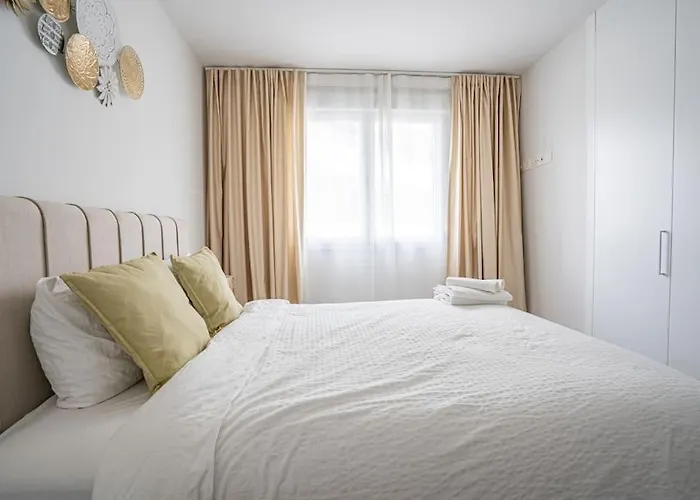 Beautiful Rooftop Pool 3bed