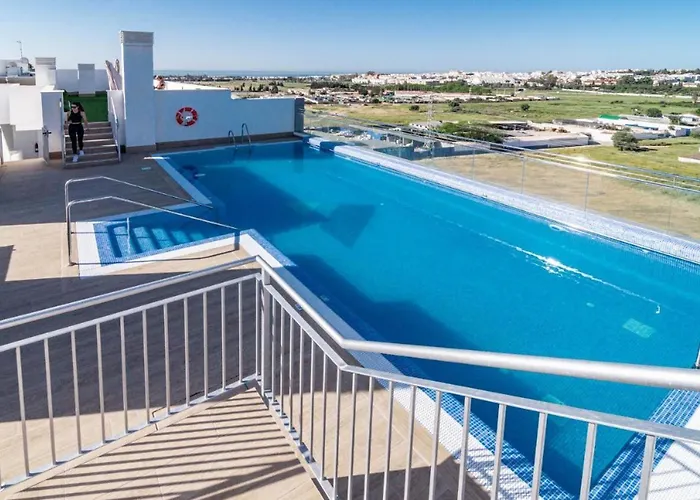 Beautiful Rooftop Pool 3bed