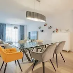 Beautiful Rooftop Pool 3bed Μαρμπέλλα