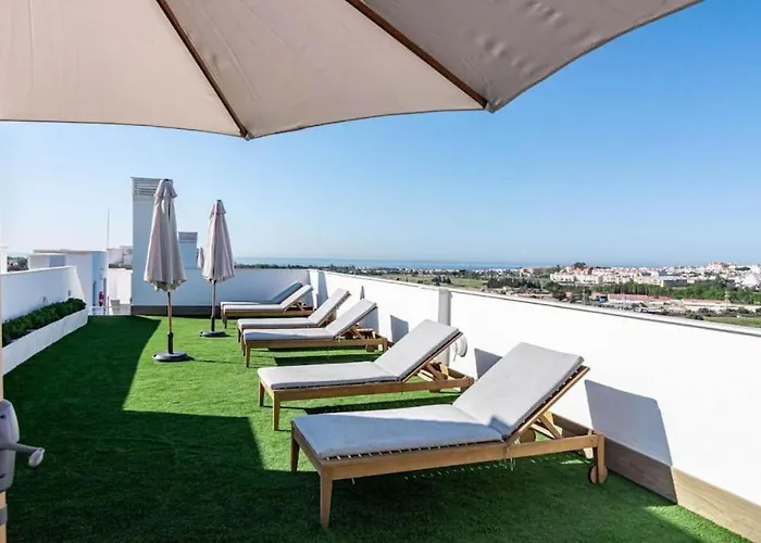 Beautiful Rooftop Pool 3bed